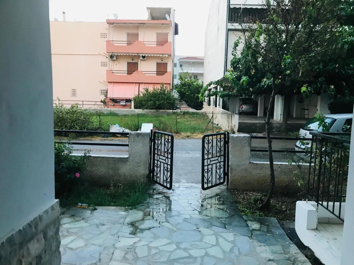 Akrata V Apartment エクステリア 写真